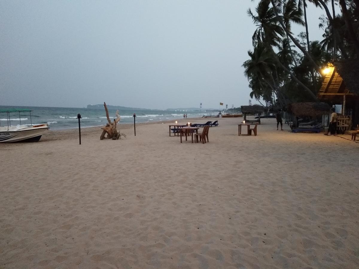 Orion Beach Way Hotel ตรินโคมาลี ภายนอก รูปภาพ