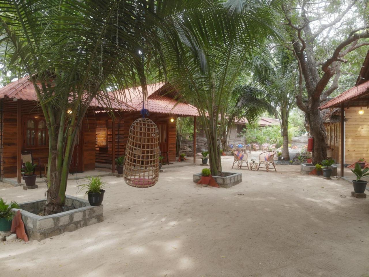 Orion Beach Way Hotel ตรินโคมาลี ภายนอก รูปภาพ